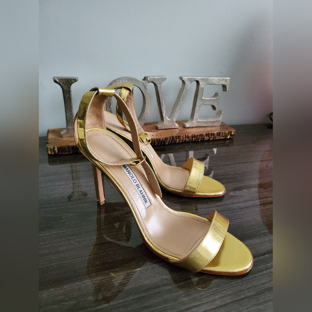 Manolo Blahnic golden heels 7/7.5